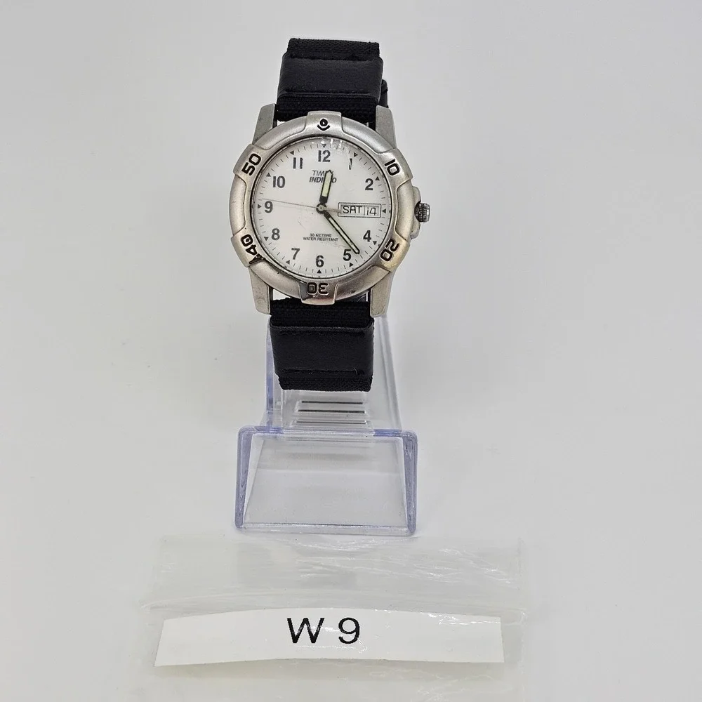 VTG Timex Men's Watch 38MM New Black Nylon Bands New Battery LIGHT‎ NOT WORKING